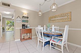 Island Townhouse C7 - East End - 1