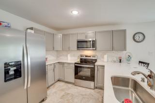 Walk to Cedar Creek Reservoir Gem with Fenced Yard - Gun Barrel City - 9