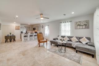 Walk to Cedar Creek Reservoir Gem with Fenced Yard - Gun Barrel City - 7