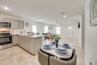 Walk to Cedar Creek Reservoir Gem with Fenced Yard - Gun Barrel City - 2