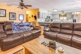 Murphy Cabin with Deck, Grill and Private Pond! - Murphy - 7