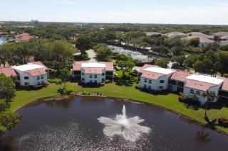 < 1 Mi to Beach! Top-Floor Naples Retreat w/ Pool - 7