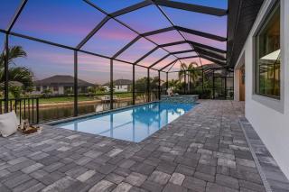 Gulf Access, Pool with Spa, Grill & Lanai - Ladyfish Landing - Roelens Vacations - Cape Coral - 4