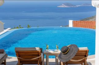 5 Room Villa with Sea Views and Private Pool and Garden - Kaş - 0
