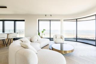 Unique penthouse with sublime sea views - 7
