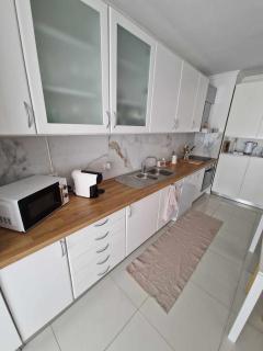 cozy apartment, good location - - 6