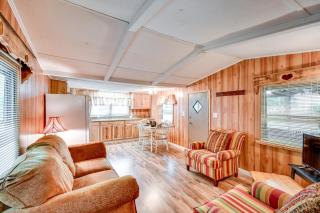 Eufaula Retreat Community Pool and Screened Porch! - Eufaula - 8