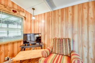 Eufaula Retreat Community Pool and Screened Porch! - 6