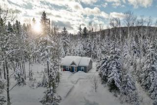 Chalet La Chouette with Private Spa Access to Ouareau Forest - Notre-Dame-de-la-Merci - 0