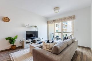 Serene & Spacious 1BR The Greens - Dubai - 9