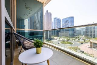 Spacious Luxe Studio Near Metro - Dubai - 1