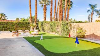 Luminous Home with Pool and Views - Palm Springs - 1