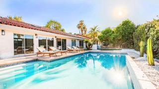 Luminous Home with Pool and Views - Palm Springs - 0