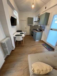 Bilocale Moderno con Terrazzo e Posto auto - Perugia - 9