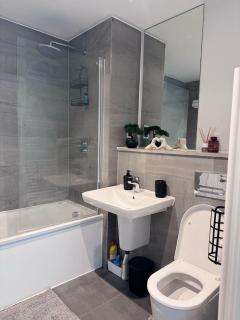 City Centre - 2-Bed High Rise Apartment - Sleeps 4 - Manchester - 7