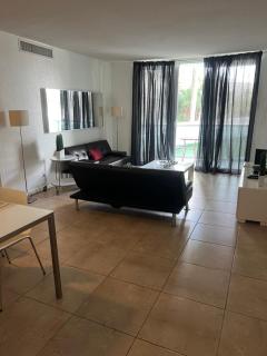Miami HOLLYWOOD - 9