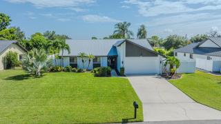 Heated Pool, Pet Friendly, Game Room and Bikes - Palm Leaf Haven - Roelens Vacations - North Fort Myers - 4
