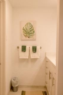 Entire 2nd Floor 2 BR Elysian - Tennis & Tides - - 7