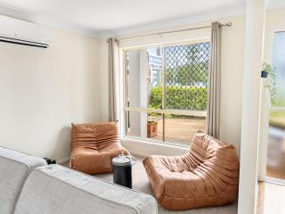 Ocean View From Balcony 5BR Home with Pool at Redcliffe - Clontarf - 1