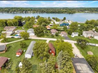 Sunset Views by Long Lake - 3