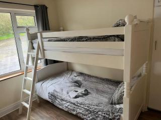 6 Bed-Sleeps 12-Garden-Sea & Mtn View - Kenmare - 5