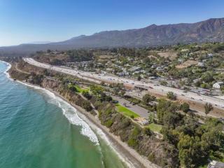 Seaside and Newly Renovated - Summerland - 7