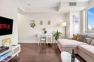 Boho 2bdrm Sleeps 6 near Rogers MTCC Union CN tower - 6