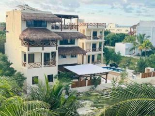 517) Massive compound Walk to th - Isola Holbox - 9