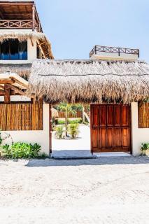 517) Massive compound Walk to th - Isola Holbox - 6