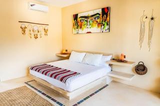 517) Massive compound Walk to th - Isola Holbox - 2