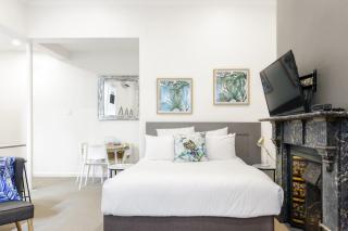 Huge Designer Studio Next to Lovely Park - Sydney - 4