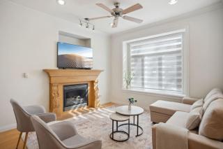 Bright and Comfy 4BR- 10 Mins from Airport - 8