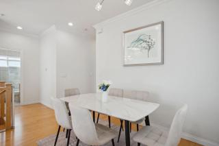 Bright and Comfy 4BR- 10 Mins from Airport - 6