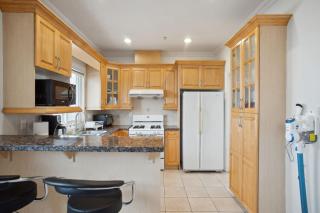 Bright and Comfy 3BR Home Ideal for Families - 2