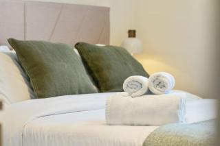 Cozy Modern Pet Friendly Homes - Calgary - 0