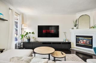Cozy Modern Pet Friendly Homes - Calgary - 6