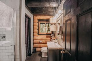 81SL - Hot Tub - WIFI - Pets Ok - Sleeps 4 - 3