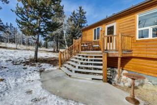 Cabin On 13 Acres With A Pool Table And Jacuzzi Tub - 4