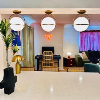 NEW The Emerald Haus Near Regis and Denver - 0