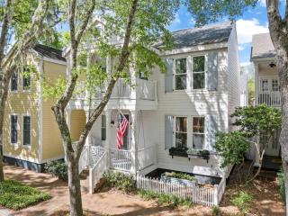 Haile Village Hideaway 3 Beds with Crib and Hot Tub Near UF - Gainesville - 0