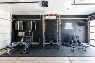 5 Star Retreat With A Gym And APrivate Office - 7