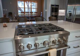 Lakefront 6BR Retreat w Dock & Game Room - Buchanan Dam - 4