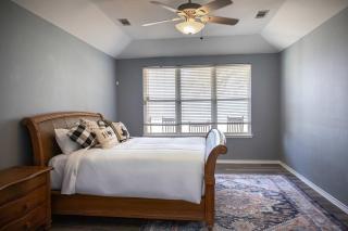 Lakefront 6BR Retreat w Dock & Game Room - Buchanan Dam - 2