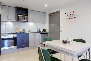 Cityscape Delight with Skyline View - Free Parking - Auckland - 5