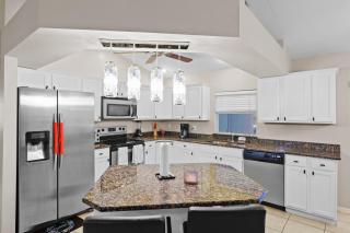 Thinking about a relaxing getaway with pool - Villa Sweet Sunshine - Cape Coral - 3