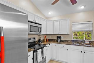 Thinking about a relaxing getaway with pool - Villa Sweet Sunshine - Cape Coral - 2