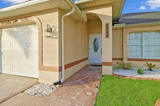 Thinking about a relaxing getaway with pool - Villa Sweet Sunshine - Cape Coral - 8