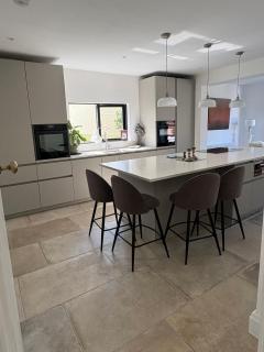 3-4 Bedroom Detached House in Stoke Bishop - 4 bathrooms, Large Private Garden, Modern Kitchen, Stylish, Spacious, Quiet, Office - Close to Durdham Downs - Bristol - 9