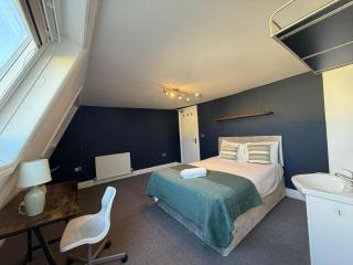 Hazelnut Seafront Five Bedrooms BN332AWE - Brighton & Hove - 9