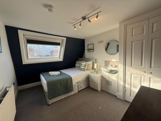Hazelnut Seafront Five Bedrooms BN332AWE - Brighton & Hove - 2
